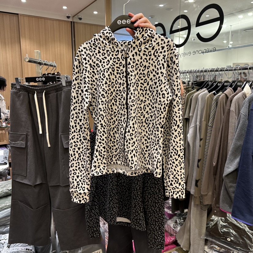 時(shí)尚脈搏 251021-0318 服裝服飾批發(fā)市場趨勢洞察